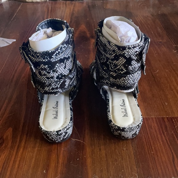 NWT Michael Antonio black snake print gladiator shoes - Picture 4 of 5